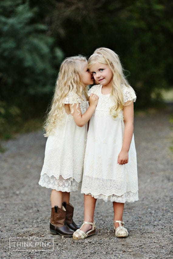 21 Lace and Vintage Flower Girls Dresses Ideas for a Country Wedding | Misdress 21 Lace and Vintage Flower Girls Dresses Ideas for a Country Wedding | Misdress