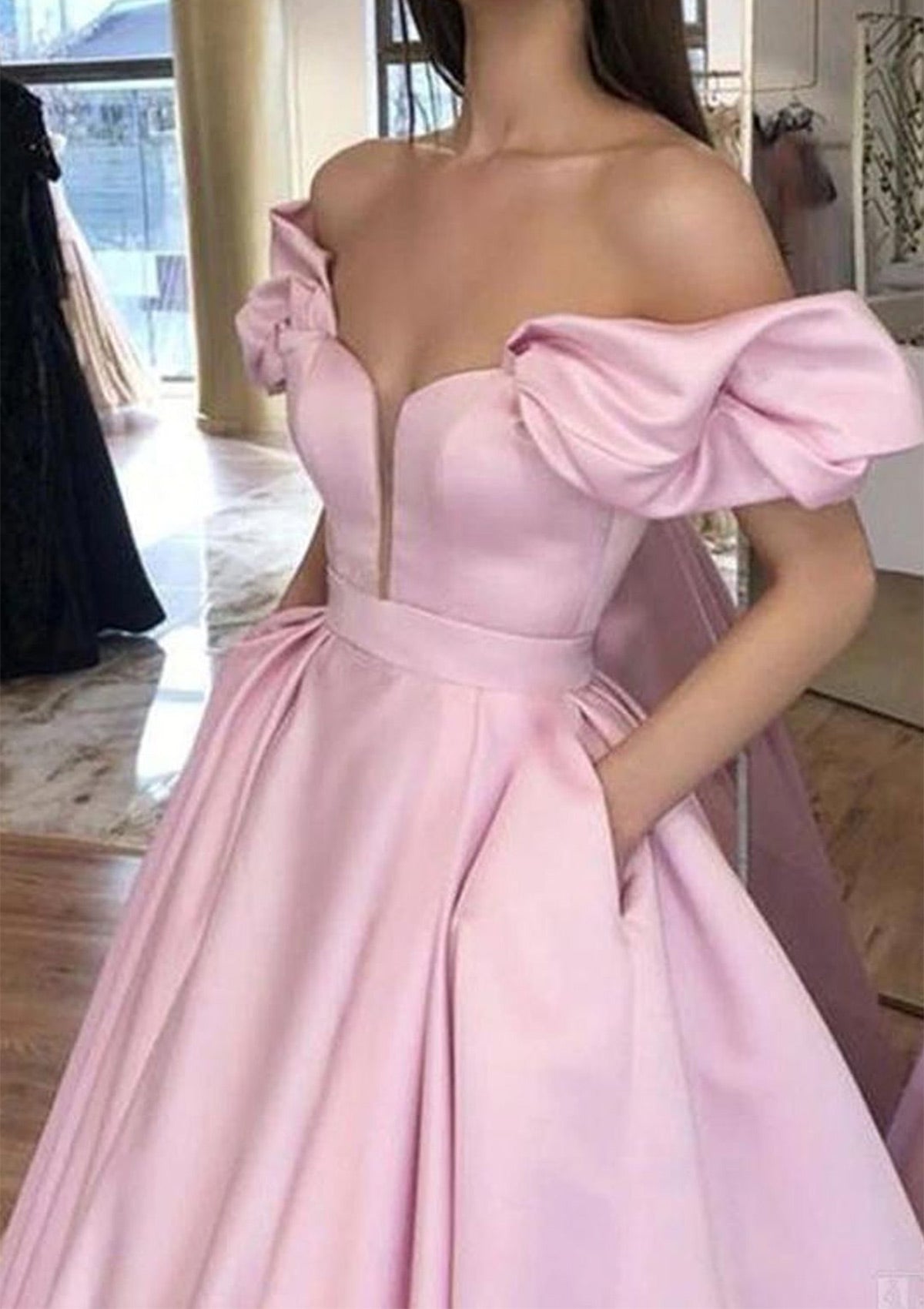 Vestido de fiesta de princesa con hombros descubiertos, escote pronunciado, mangas abullonadas, satén rosa, bolsillos plisados