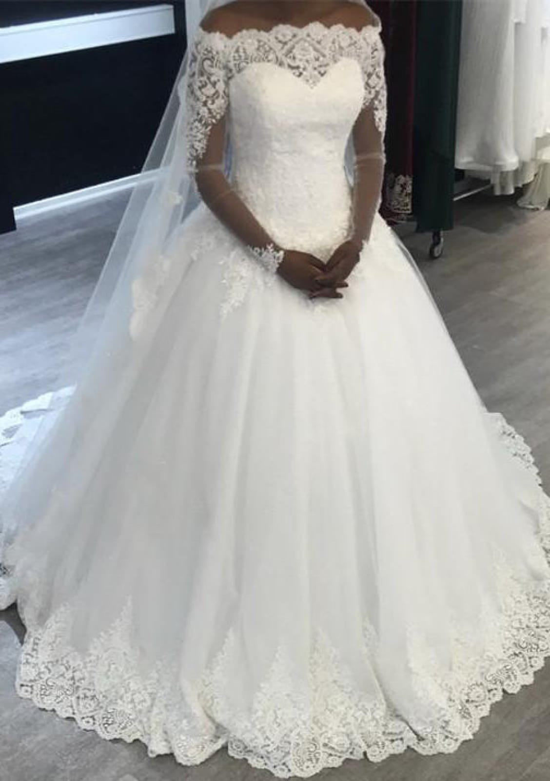 Ball Gown Off-the-Shoulder Long Sleeves Lace Tulle Court Train Prom Dresses main image 0
