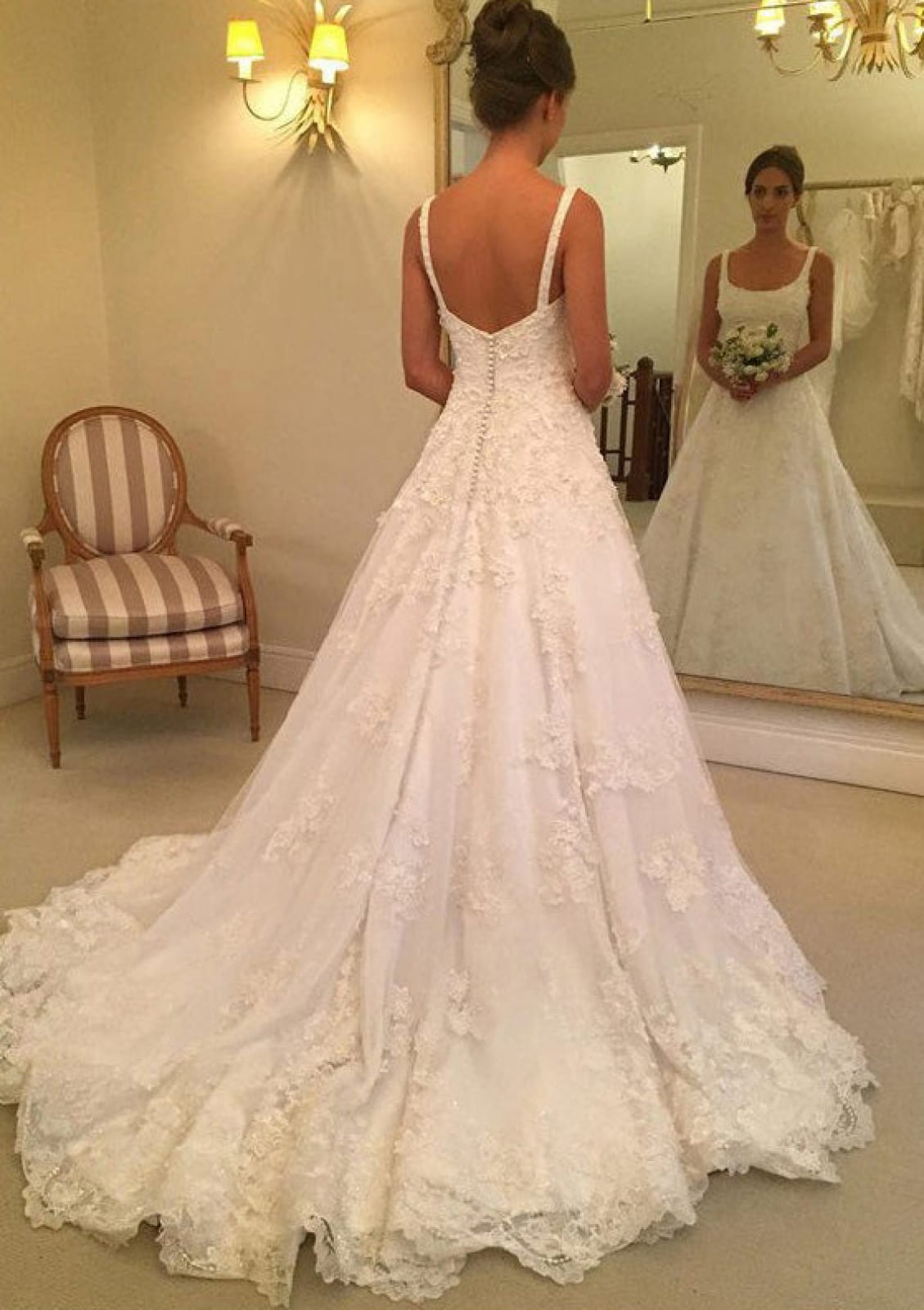 Ivory Lace A-Line Scoop Neck Sleeveless Court Wedding Dress