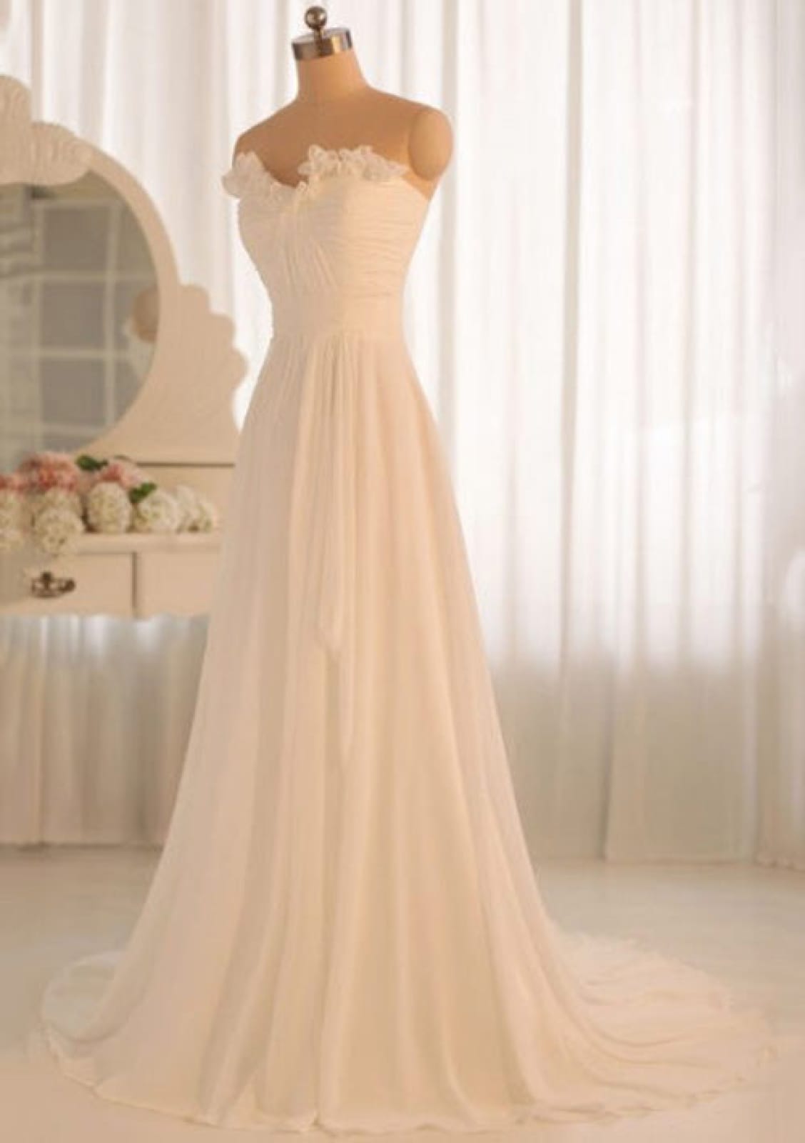 Ivory Strapless Knot Draped A-Line Chiffon Bridal Gown Wedding Dress Ivory Strapless Knot Draped A-Line Chiffon Bridal Gown Wedding Dress