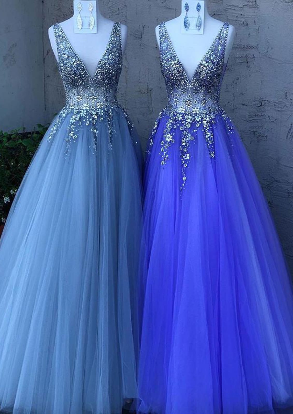 A-line/Princess V-neck Sleeveless Tulle Long Formal Party