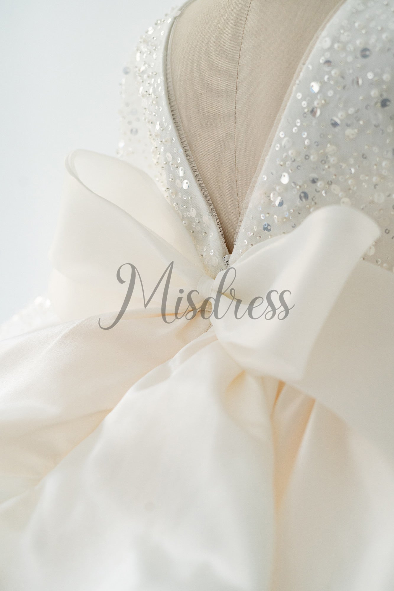 Long Sleeves V Back Crystal Beaded Tulle Satin Wedding Flower Girl Dress Kids Party Dress