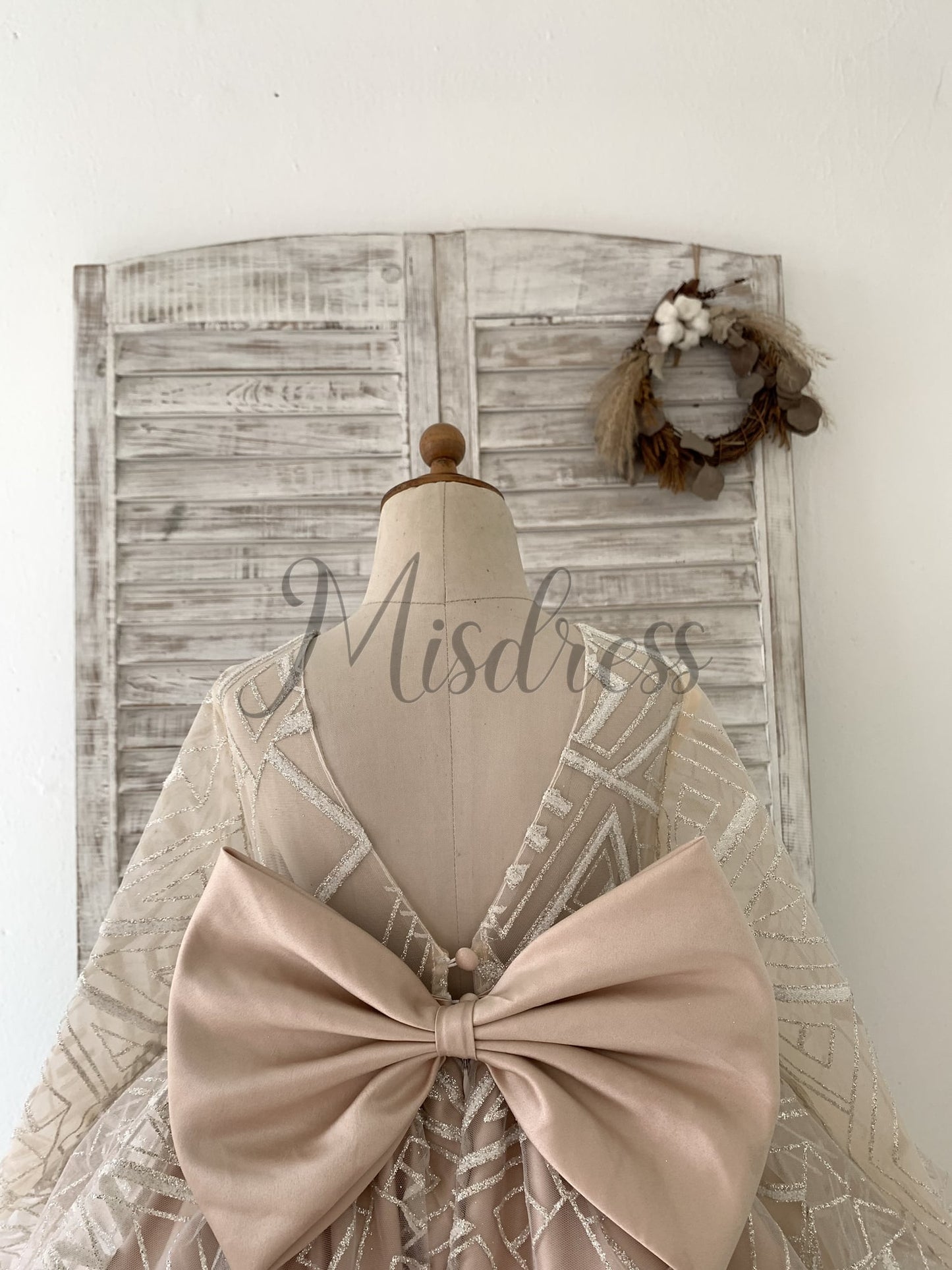Long Sleeves V Back Glittering Lace Champagne Satin Wedding Flower Girl Dress Kids Party Dress
