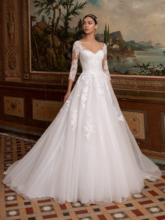 Classic Romantic Dresses For Your Classic Romantic Wedding