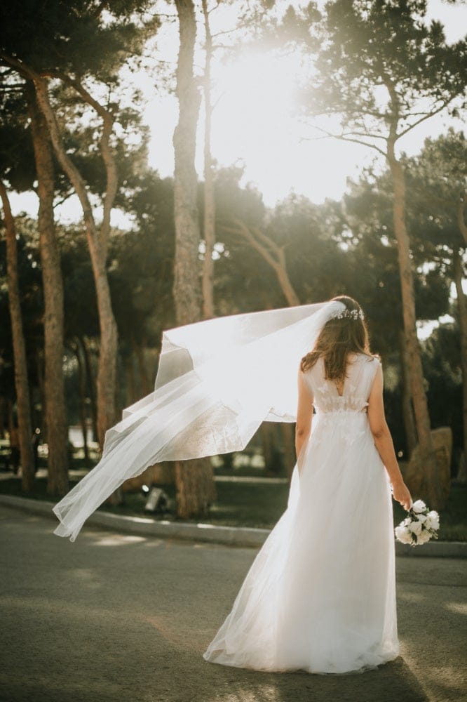 Guide To Wedding Veils: Popular Styles And Lengths
