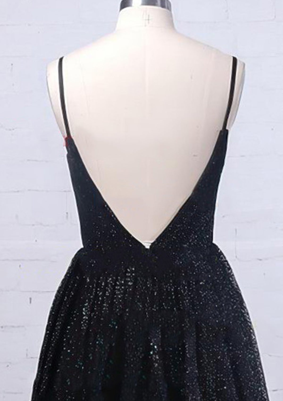A-line Black Prom Dress V Neck Sleeveless Metallic Yarn Split Pockets Sequins