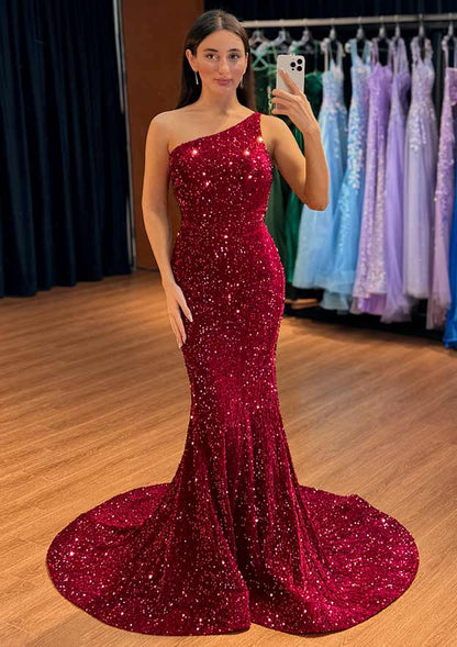 Robe de soirée sirène asymétrique en velours bordeaux et sequins