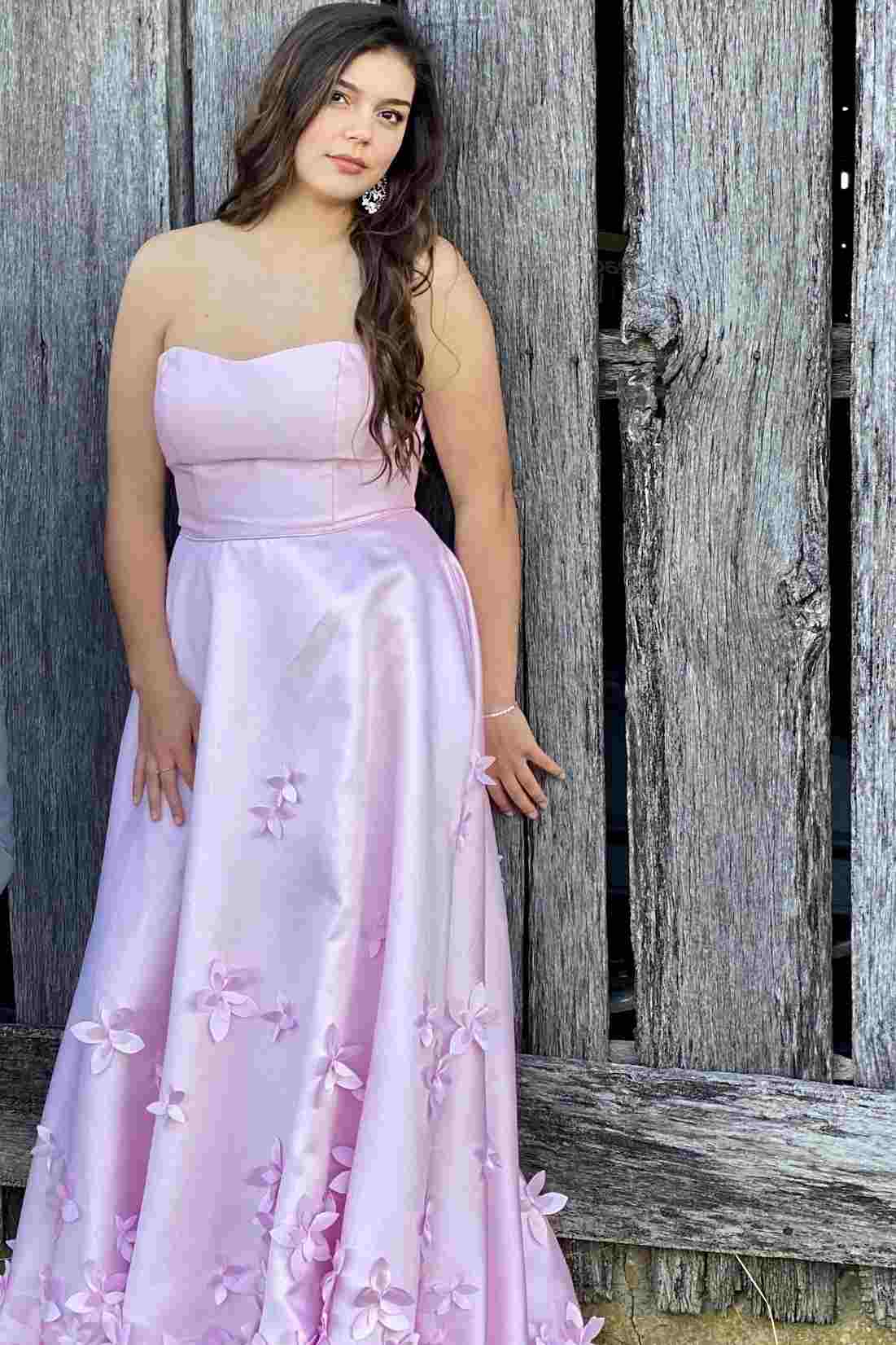 A-Line Strapless Empire-Waist Prom Dress Featuring Elegant 3D Floral Appliques