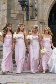 Robe de Demoiselle d'Honneur sans Bretelles en Satin Rose Col Droit Plissée Longue Grandes Bretelles Nœud
