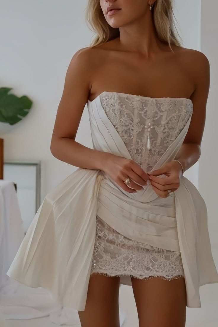 White Strapless A-Line Lace Appliqué Short Homecoming Dress