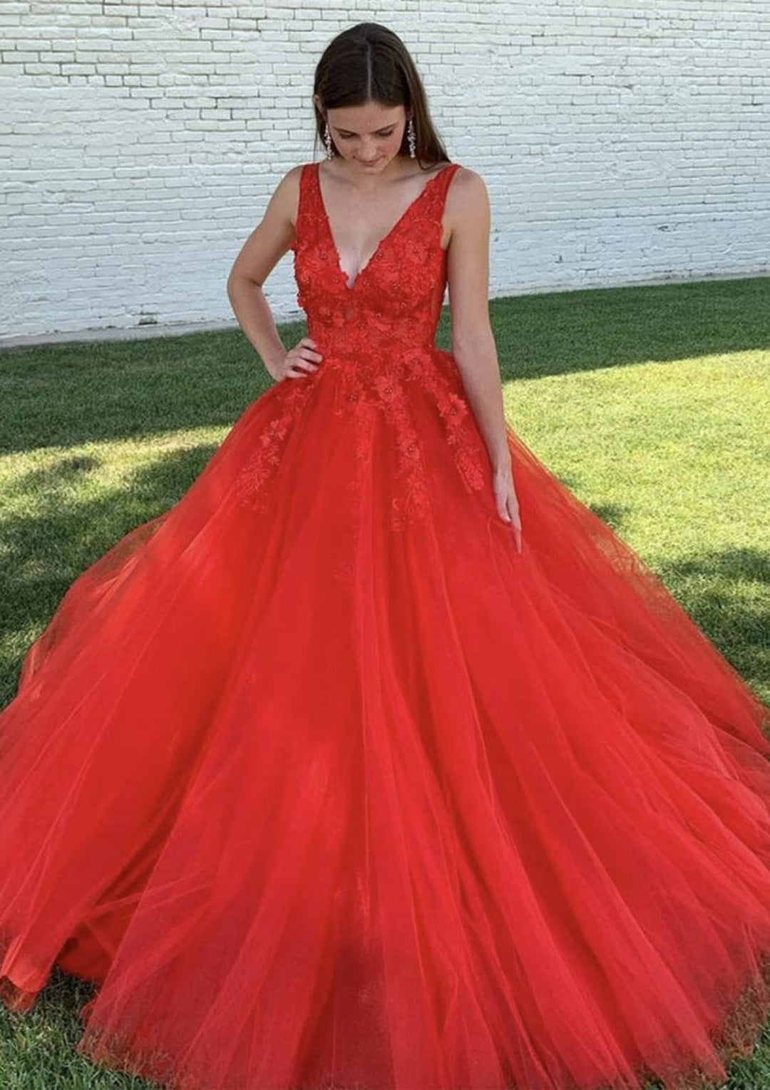 chinese dress ladies Ball Gown V Neck Sleeveless Court Train Red Lace Tulle Prom Dress, Beading