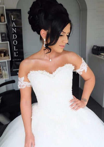 Ball Gown Off Shoulder Sweetheart Court Tulle Wedding Dress 