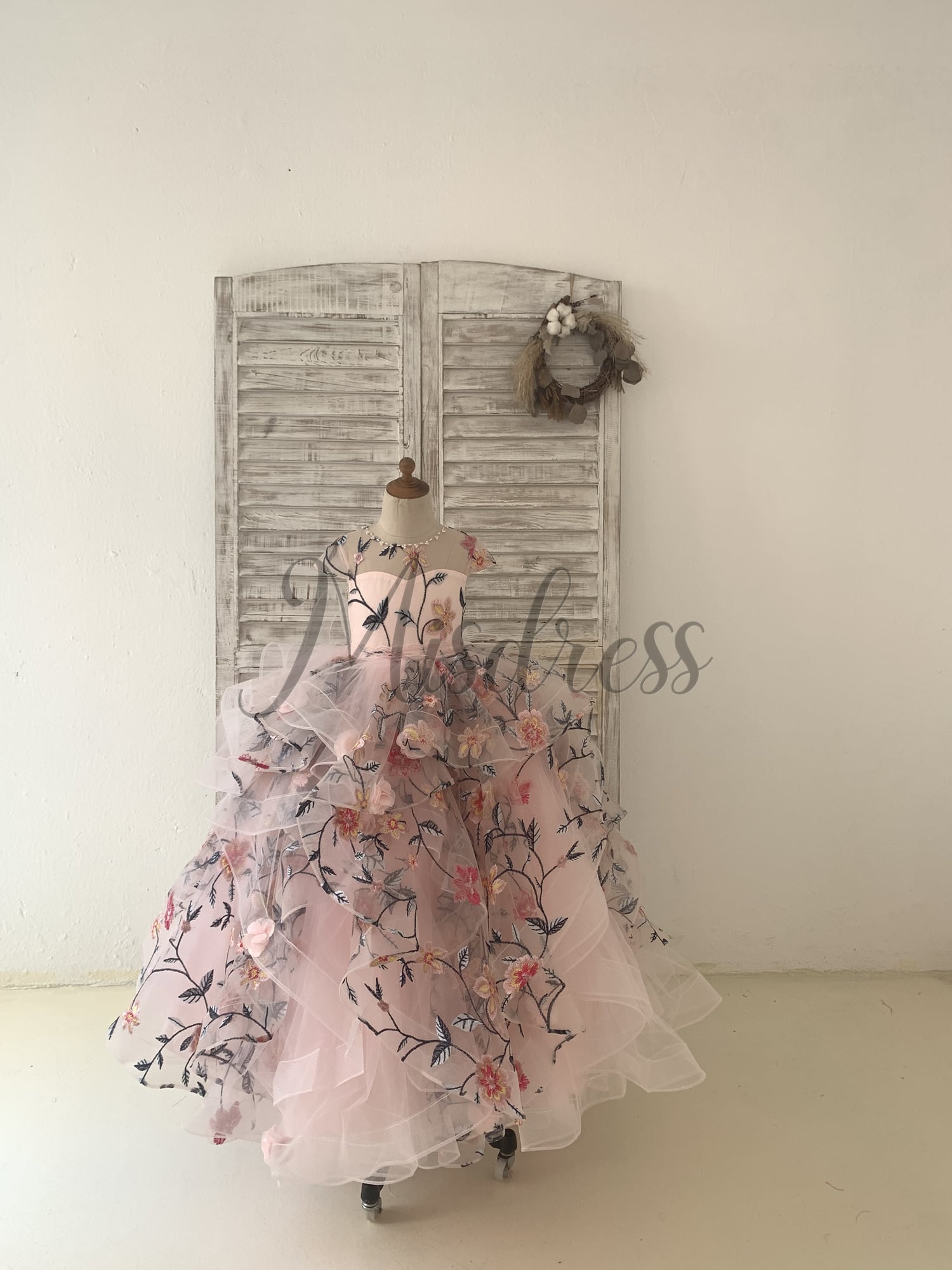 Embroidery Lace Tulle Cap Sleeves Keyhole Back Wedding Flower Girl Dress Kids Party Dress