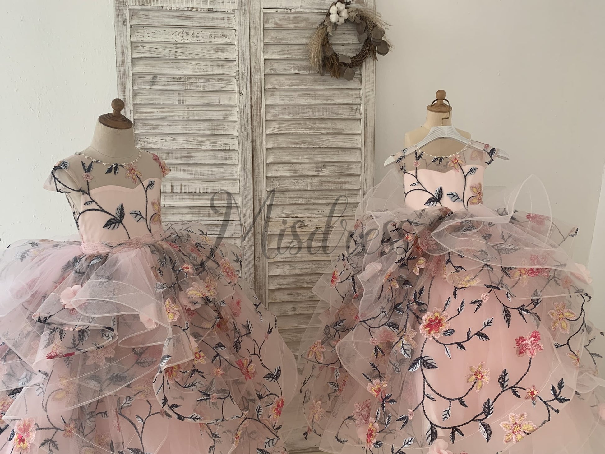 Embroidery Lace Tulle Cap Sleeves Keyhole Back Wedding Flower Girl Dress Kids Party Dress