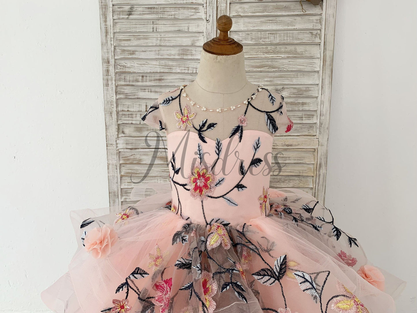 Ball Gown Embroidery Lace Tulle Cap Sleeves Keyhole Back Wedding Flower Girl Dress Kids Party Dress