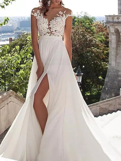 Vestido de Novia de Encaje y Satén con Abertura, Corte A, Cola Barrida, Manga Casquillo y Escote Barco para Playa