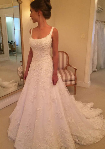 Ivory Lace A-Line Scoop Neck Sleeveless Court Wedding Dress 