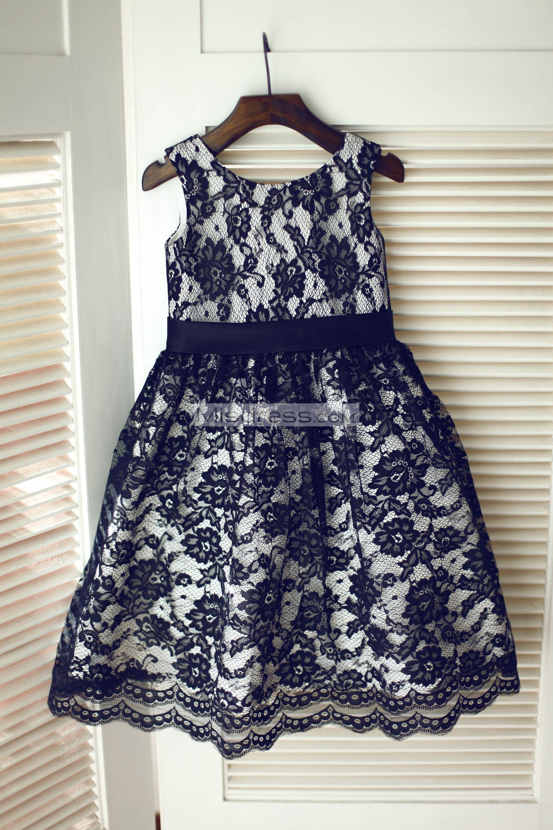 A-Line Black Lace Silver Gray Lining Sleeveless Wedding Flower Girl Dress 1T --- Chest = 20 inches/ Waist = 19 inches/ Hollow to Knee = 20.5 Inches