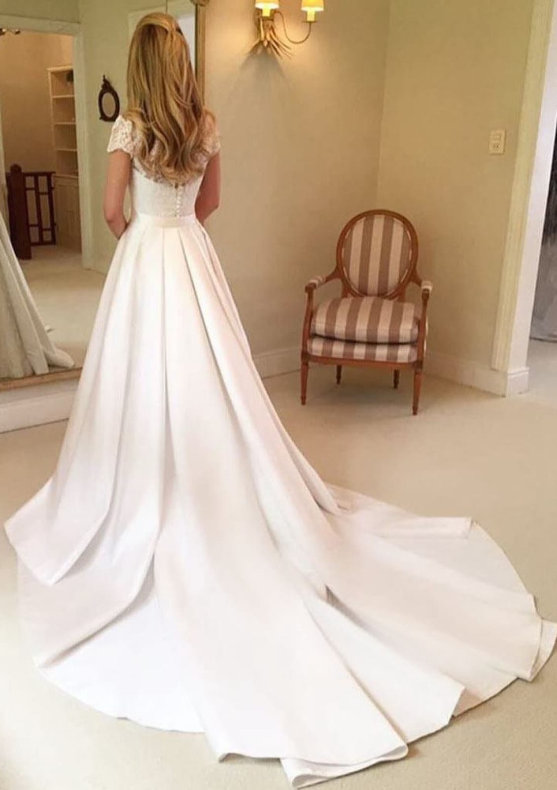 box pleat wedding dress A-line Short Sleeve Overskirt Lace Satin Dress, Pleats infused with the free French Grey Women's Knit chocolate dresses Color:BLACK (001)