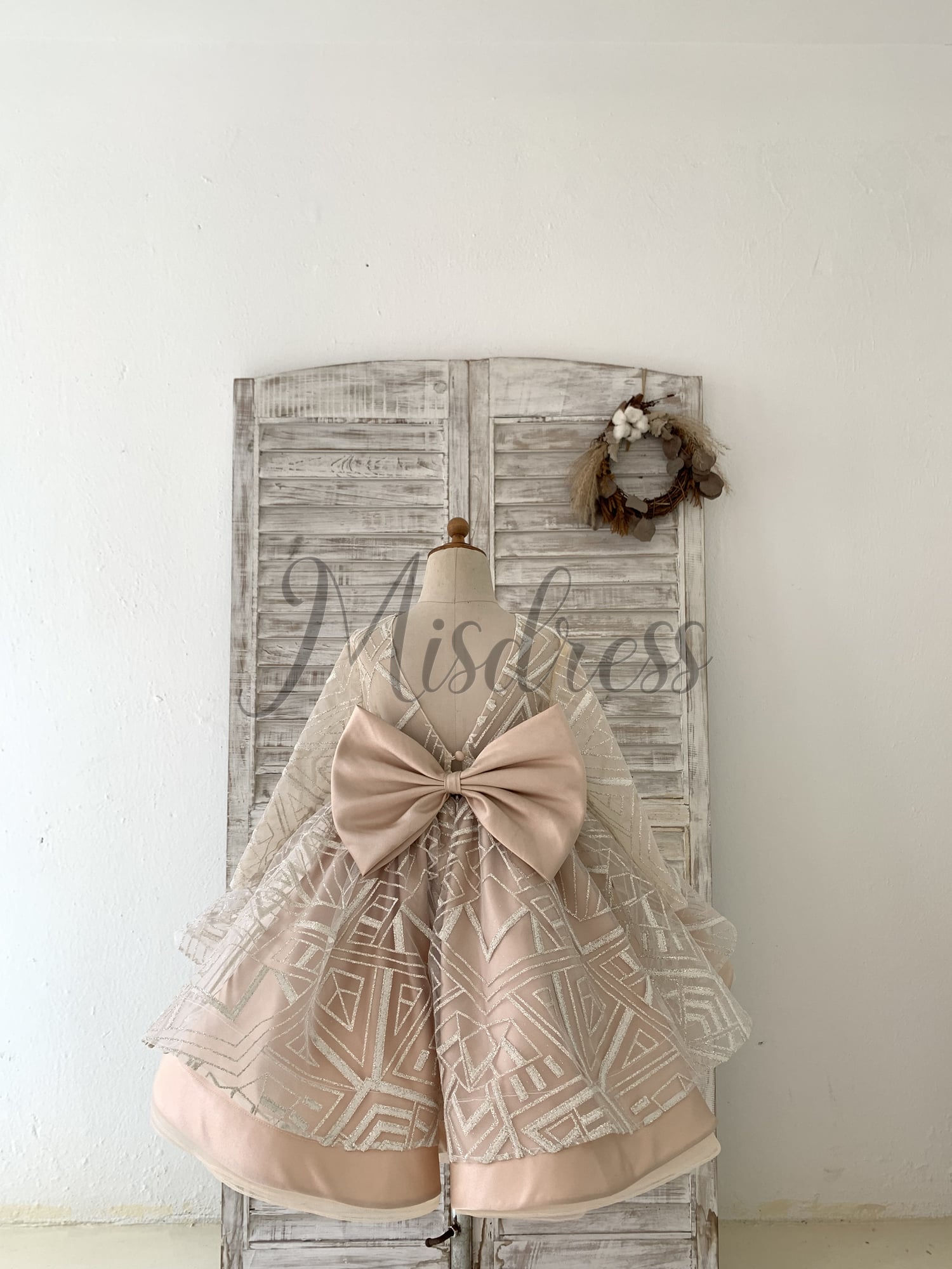 Long Sleeves V Back Glittering Lace Champagne Satin Wedding Flower Girl Dress Kids Party Dress