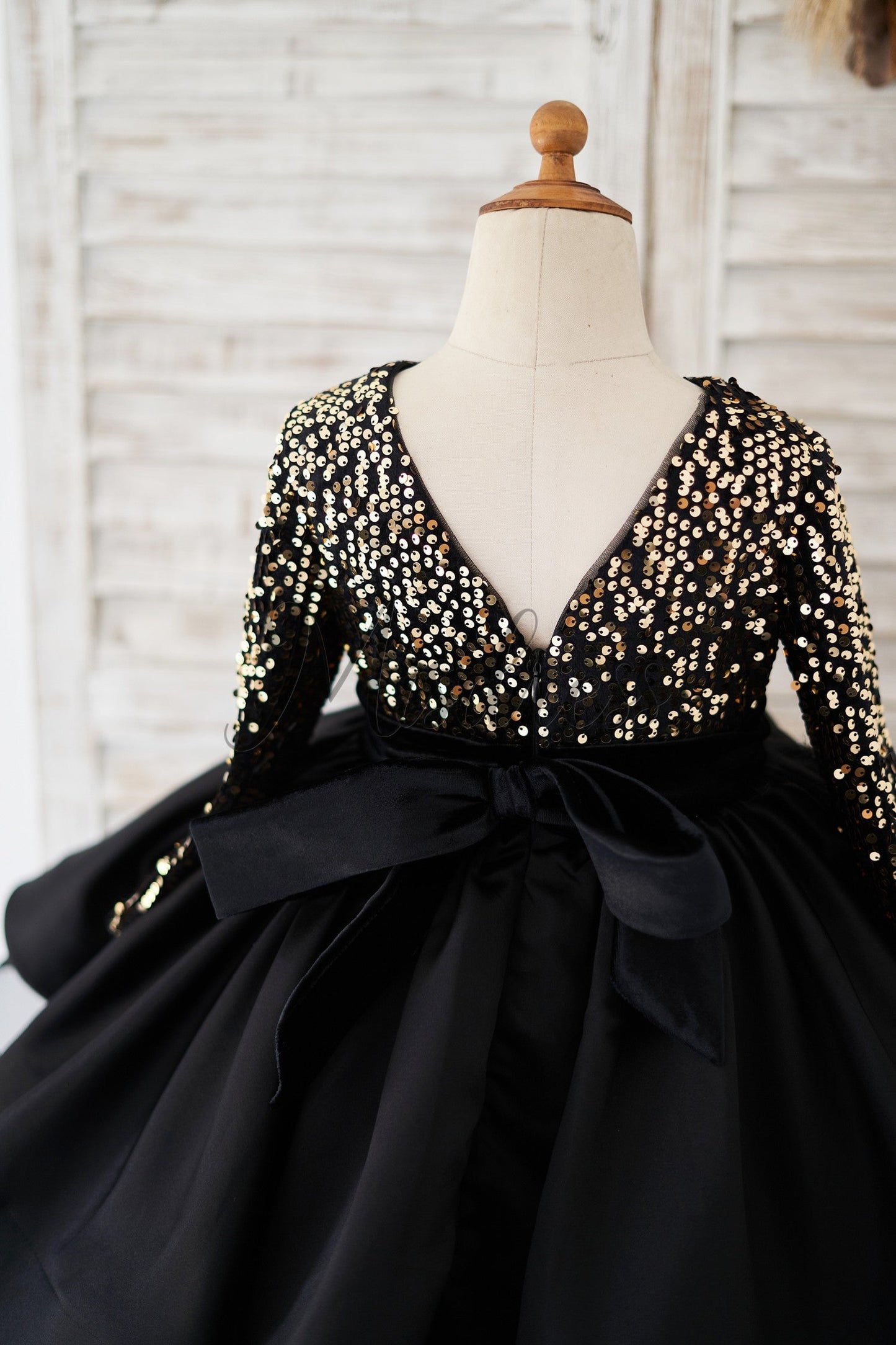 Long Sleeves Gold Sequin Black Satin V Back Wedding Flower Girl Dress Kids Party Dress