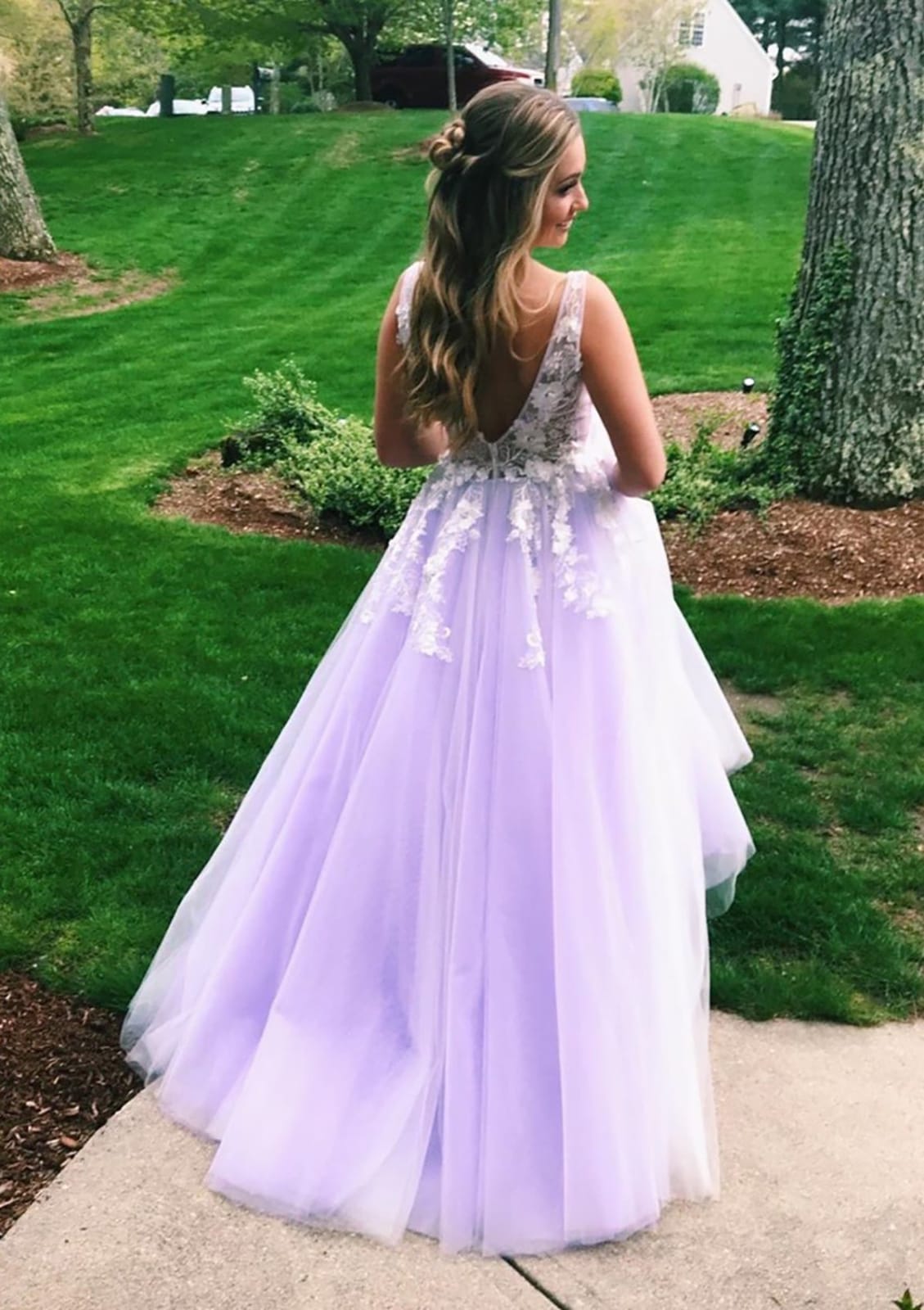 Princess V Neck Sleeveless Sweep Train Tulle Wedding Party 