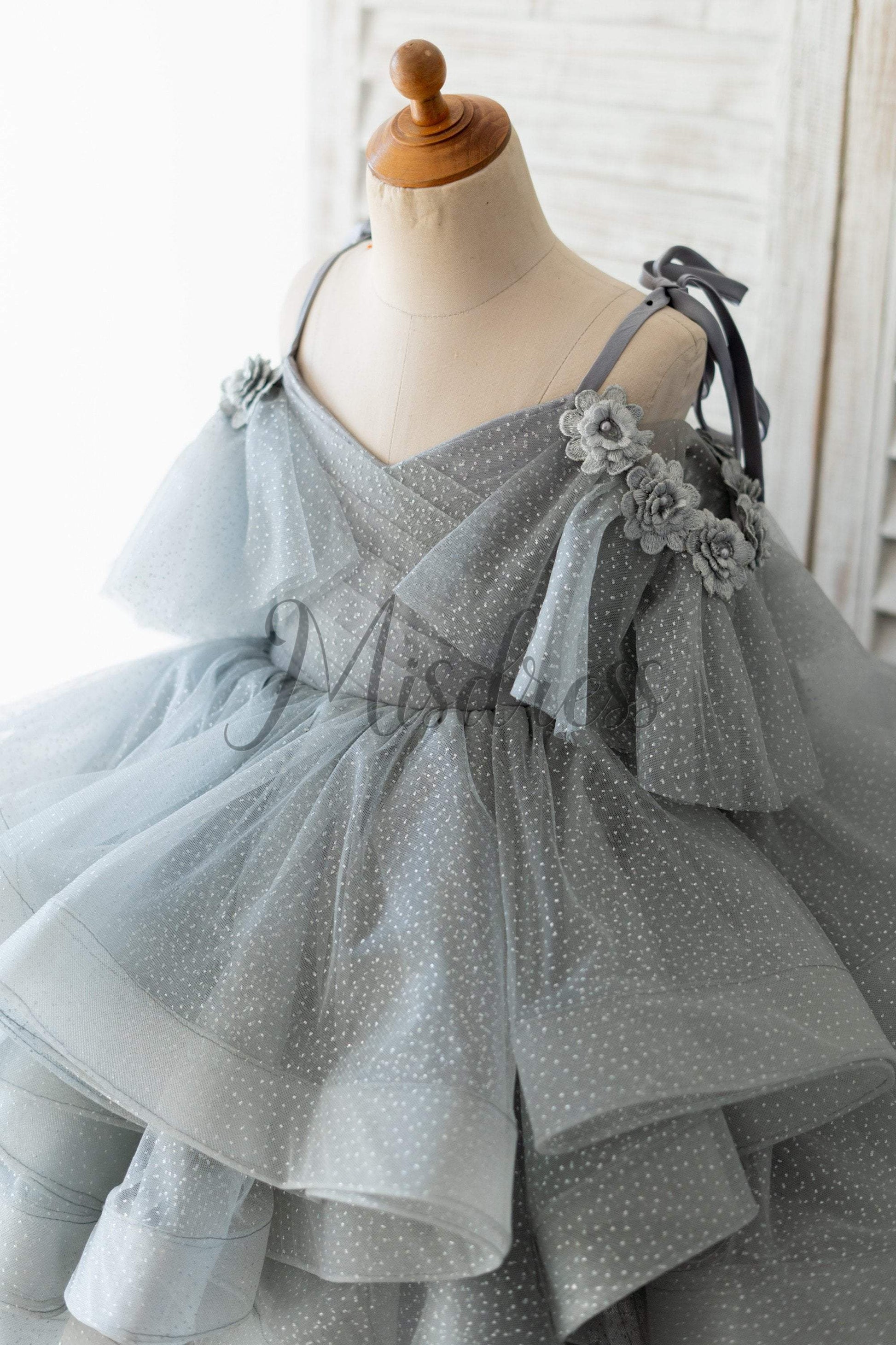 Silver Gray Glittering Tulle Spaghetti Straps V Back Wedding Flower Girl Dress Kids Party Dress